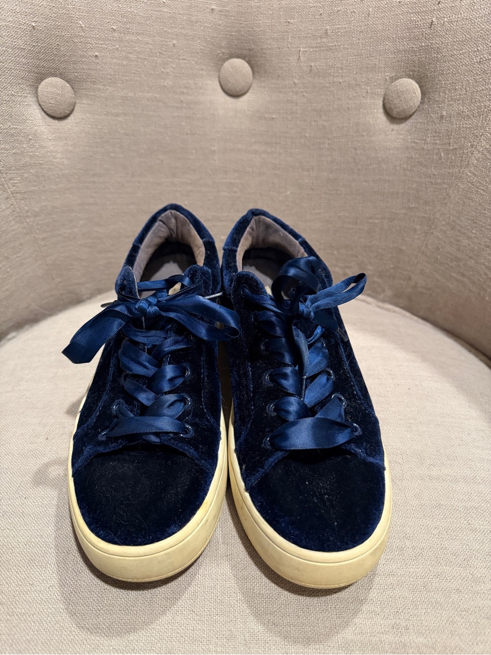 Steve Madden Navy Blue Velvet Platform Sneakers Satin Ribbon Lace Up Size 6.5/7